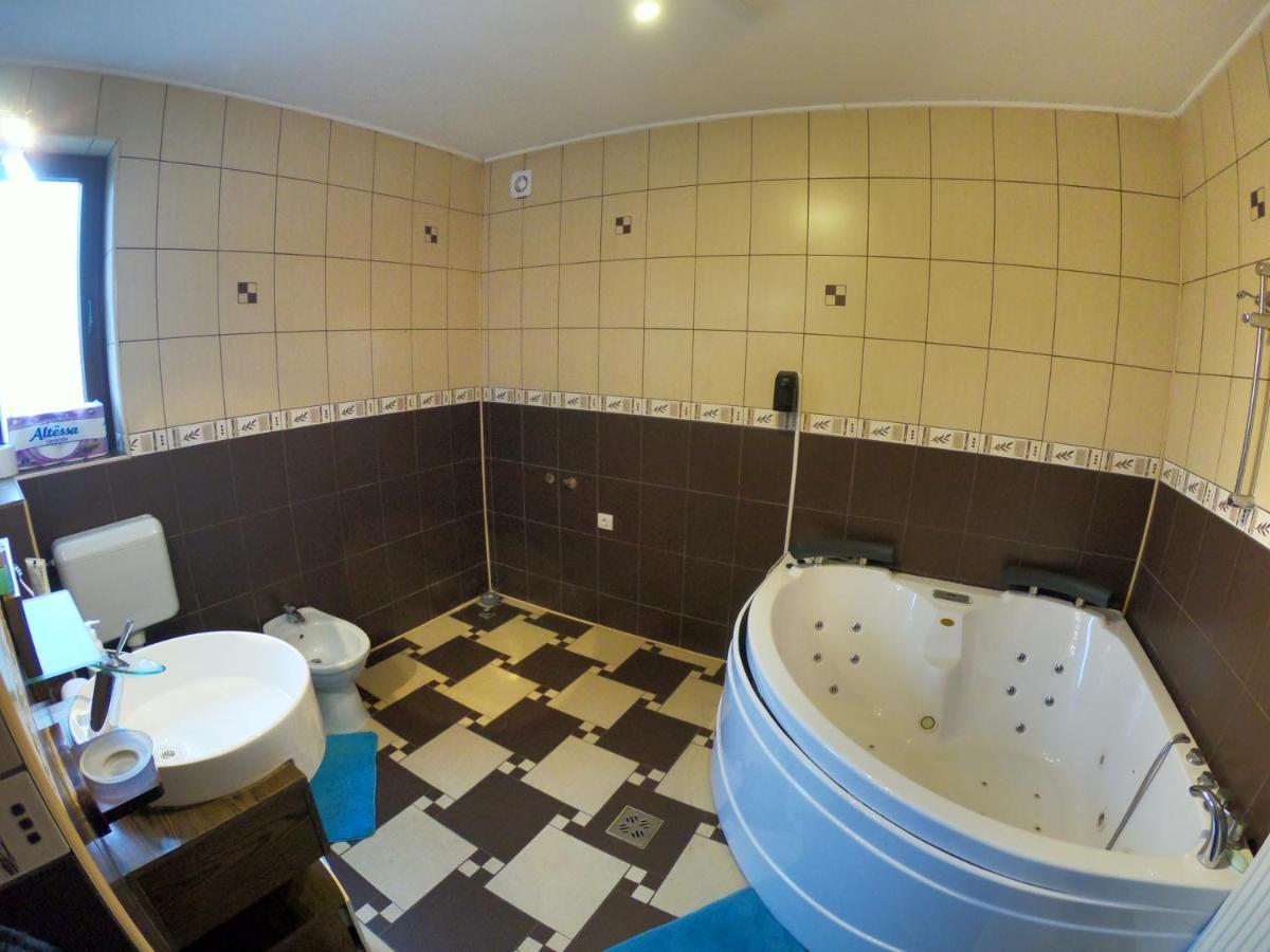 Anuta Hotel Breaza  Ngoại thất bức ảnh