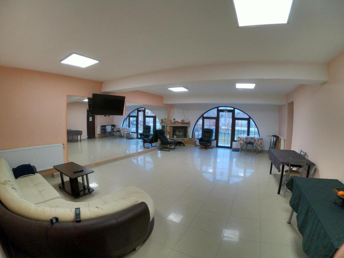 Anuta Hotel Breaza  Ngoại thất bức ảnh