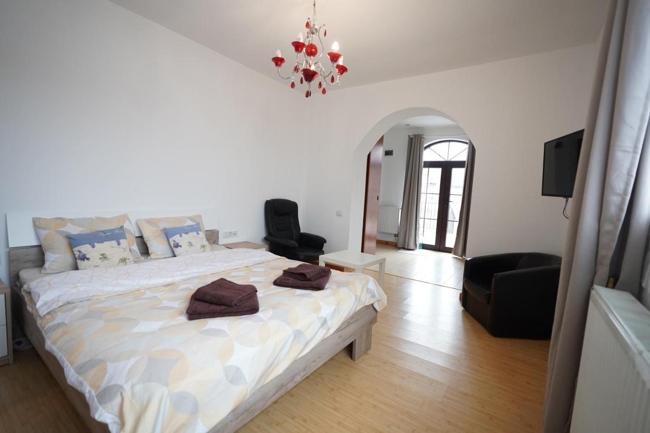 Anuta Hotel Breaza  Ngoại thất bức ảnh
