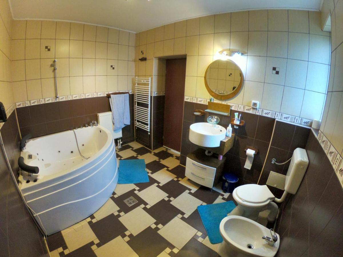 Anuta Hotel Breaza  Ngoại thất bức ảnh